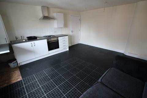 2 bedroom flat to rent, Ripponden Road, Oldham, OL1