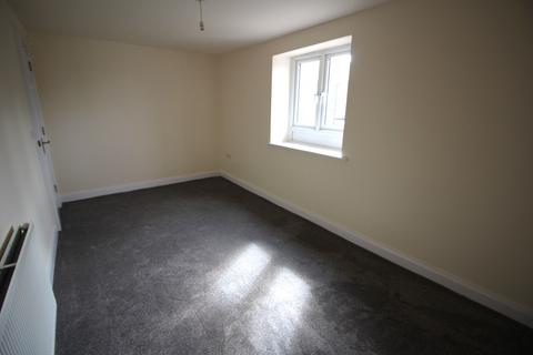 2 bedroom flat to rent, Ripponden Road, Oldham, OL1