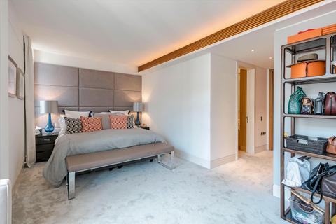 3 bedroom flat to rent, Davies Street, London, W1K