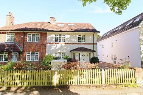 107 Monks Orchard Road, Beckenham, BR3 3BJ