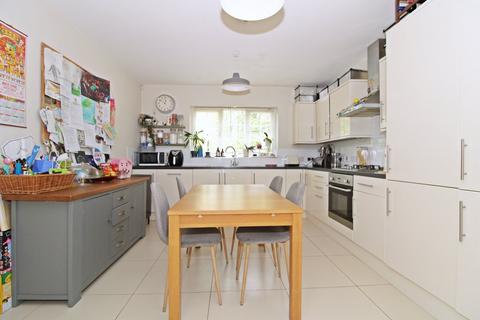 107 Monks Orchard Road, Beckenham, BR3 3BJ