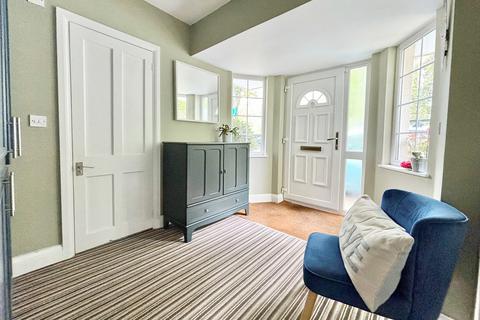 107 Monks Orchard Road, Beckenham, BR3 3BJ