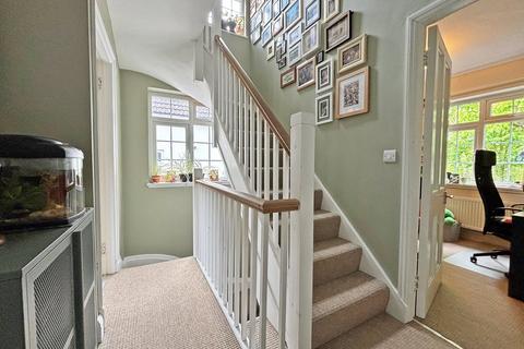 107 Monks Orchard Road, Beckenham, BR3 3BJ