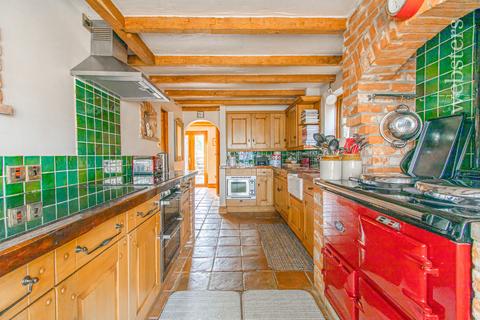 4 bedroom cottage for sale, The Street, Norwich NR10
