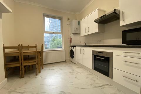 5 bedroom flat to rent, Brentford, Brentford TW8