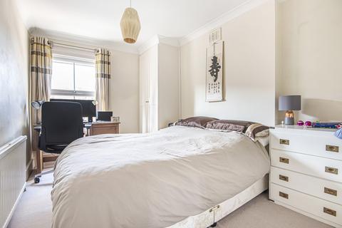 2 bedroom apartment to rent, Battersea Rise Battersea SW11