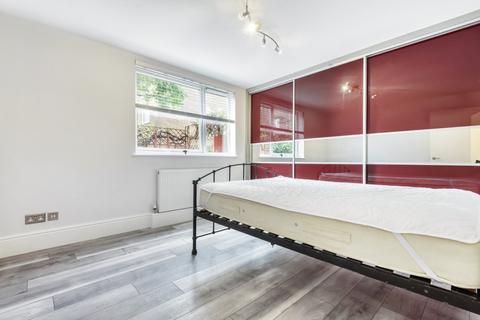 2 bedroom flat to rent, York Road Battersea SW11
