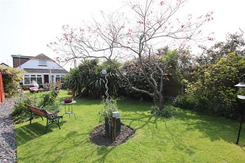 4 bedroom detached house for sale, Salisbury Road, Holland on Sea