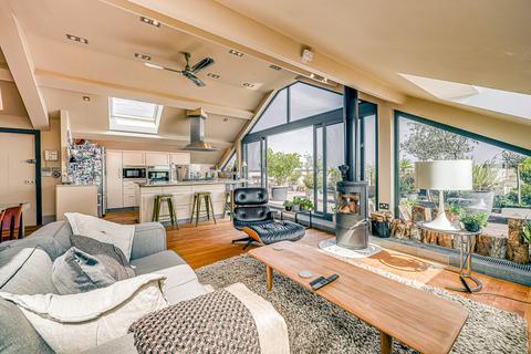 4 bedroom penthouse for sale, Leigh-on-sea SS9