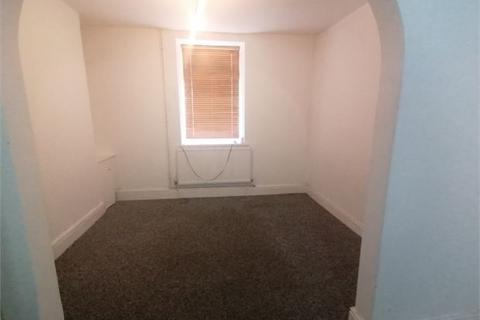 3 bedroom terraced house to rent, Castle Street, Cwmparc,