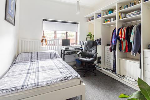 1 bedroom flat for sale, Wellsley Road, Clacton-on-Sea, CO15