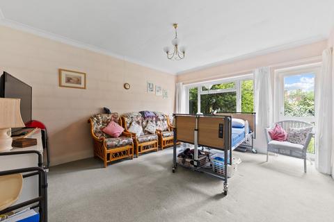 124 Onslow Gardens, Wallington, SM6 9QG