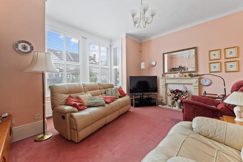 124 Onslow Gardens, Wallington, SM6 9QG