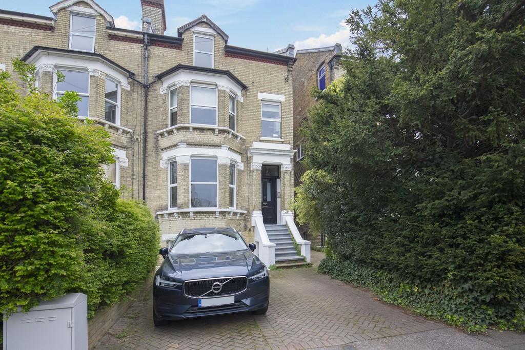 King Charles Road, Surbiton KT5 1 bed apartment for sale £375,000