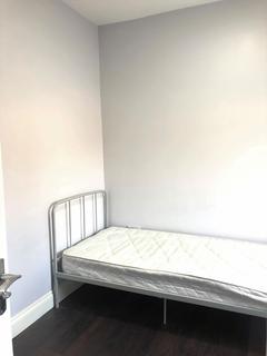 Studio to rent, Blythswood Road Room 5, Ilford IG3