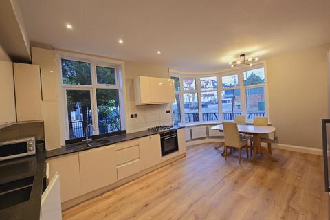 6 bedroom semi-detached house to rent, The Drive, NW11