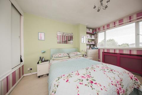 4 bedroom end of terrace house for sale, Fernhurst Crescent, Southborough