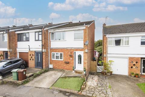 4 bedroom end of terrace house for sale, Fernhurst Crescent, Southborough