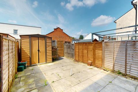 3 bedroom terraced house to rent, Granville Street, Cheltenham