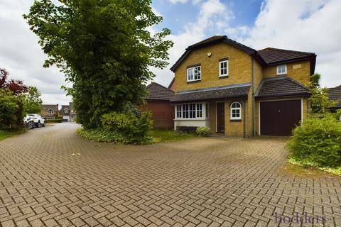 4 bedroom detached house to rent, Pannells Close, Chertey, Surrey, KT16