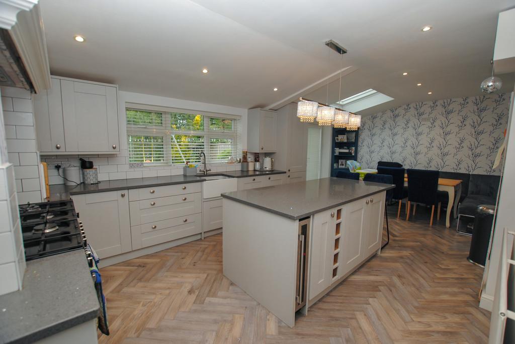Crescent Road, Wellington, Telford, TF1 3DW. 4 bed semidetached house