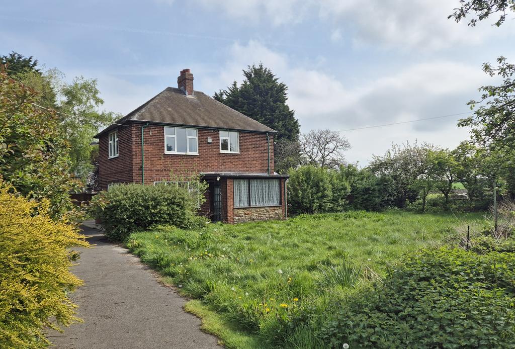 3 Bedroom Detached House   For Sale by Auction