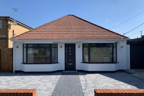 3 bedroom bungalow for sale, 26 Dovervelt Road, Canvey Island, SS8