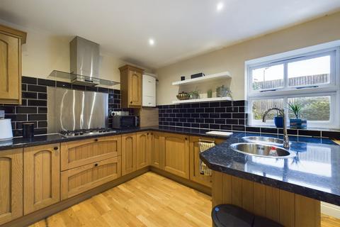 Hemlocks Barn Chestnut Drive, Burton-on-trent, DE13 0UA