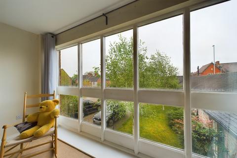 Hemlocks Barn Chestnut Drive, Burton-on-trent, DE13 0UA