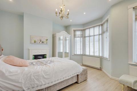 3 bedroom terraced house for sale, Rochford Avenue, Westcliff-on-sea, SS0