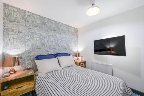 1 bedroom flat for sale, Adriatic Apartments, Royal Docks, London, E16
