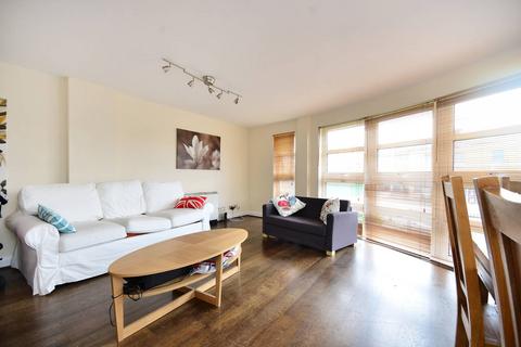 2 bedroom flat to rent, Aitman Drive, Brentford, TW8
