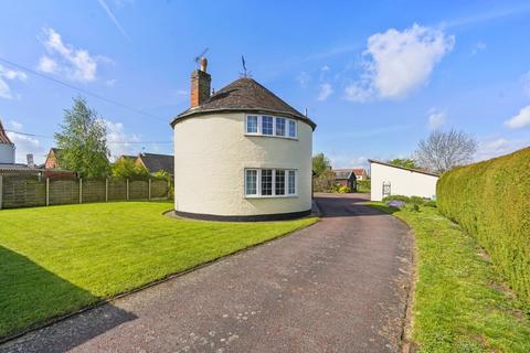 4 bedroom detached house for sale, Roydon