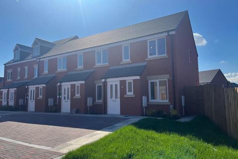 2 bedroom semi-detached house to rent, Finch Drive, Chorley PR7