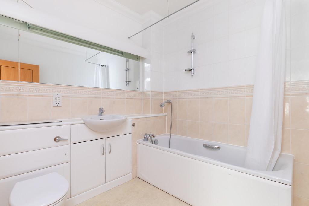 Belgarum - 11 The Firs, Stockbridge Road SO22 6 BD-