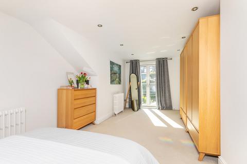 10 Elm Road, Winchester, SO22 5AG