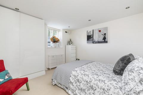 10 Elm Road, Winchester, SO22 5AG