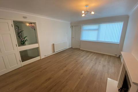 2 bedroom ground floor flat to rent, Kestrel Close, Blackburn
