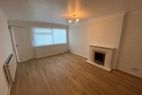 2 bedroom ground floor flat to rent, Kestrel Close, Blackburn