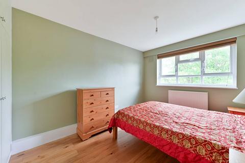 3 bedroom maisonette to rent, West House Close, Southfields, London, SW19