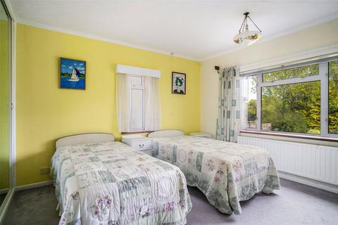 40 Pitchers Hill, Wickhamford, Evesham, WR11 7RT
