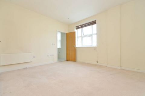 2 bedroom flat for sale, Bromyard Avenue, Ealing, London, W3