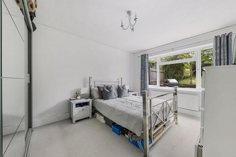228 Elmstead Lane, Chislehurst, BR7 5EW