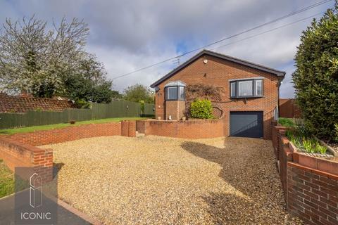 3 bedroom detached bungalow for sale, Beccles Road, Fritton, Great Yarmouth