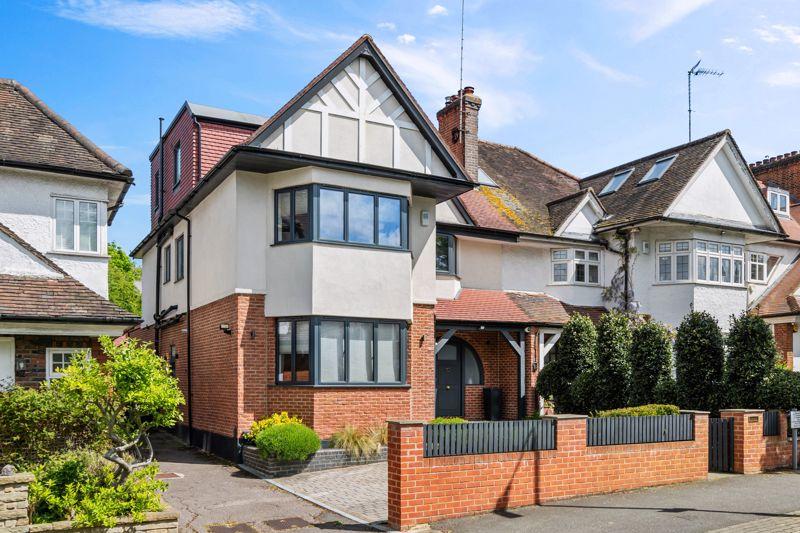 Lyndale Avenue, Childs Hill, London NW2 5 bed semidetached house for