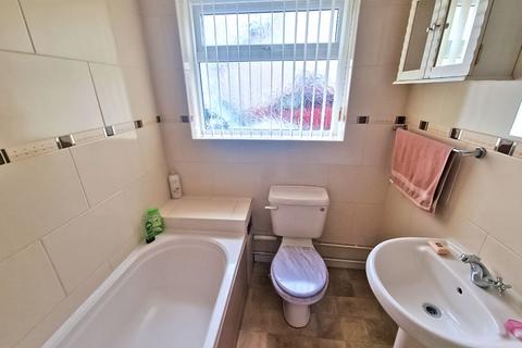 2 bedroom semi-detached bungalow for sale, Riding Way, Willenhall