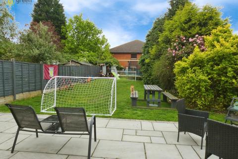 39 Thackeray Drive, Tamworth, B79 8HZ