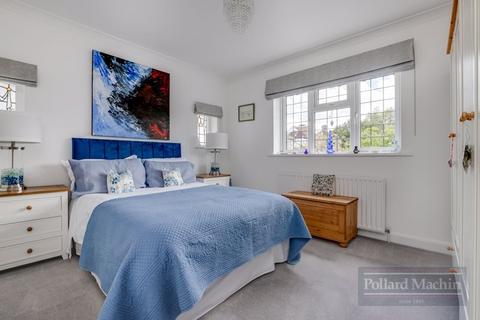 45 Glebe Hyrst, South Croydon, CR2 9JJ