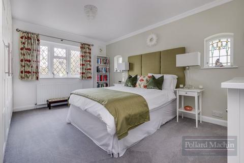 45 Glebe Hyrst, South Croydon, CR2 9JJ