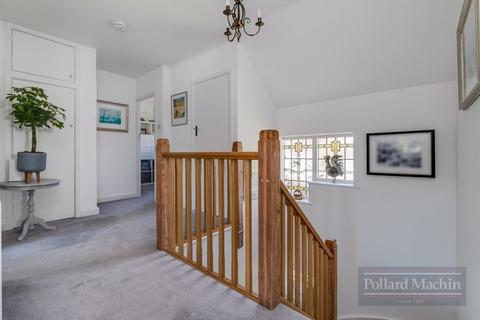 45 Glebe Hyrst, South Croydon, CR2 9JJ